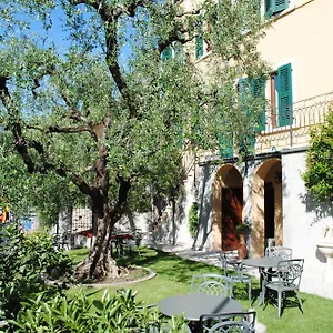 Tiziana Garni 2* Gargnano